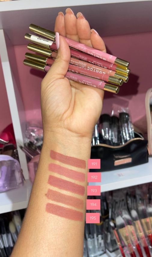 DELINEADOR DE LABIOS MONTOC