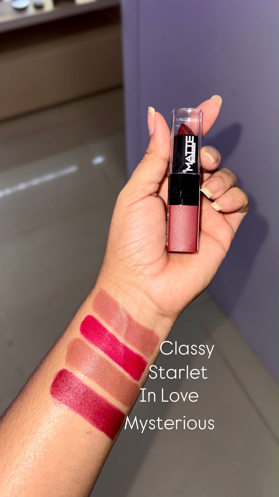 LABIAL EN BARRA LA COLORS MATTE LIPSTICK