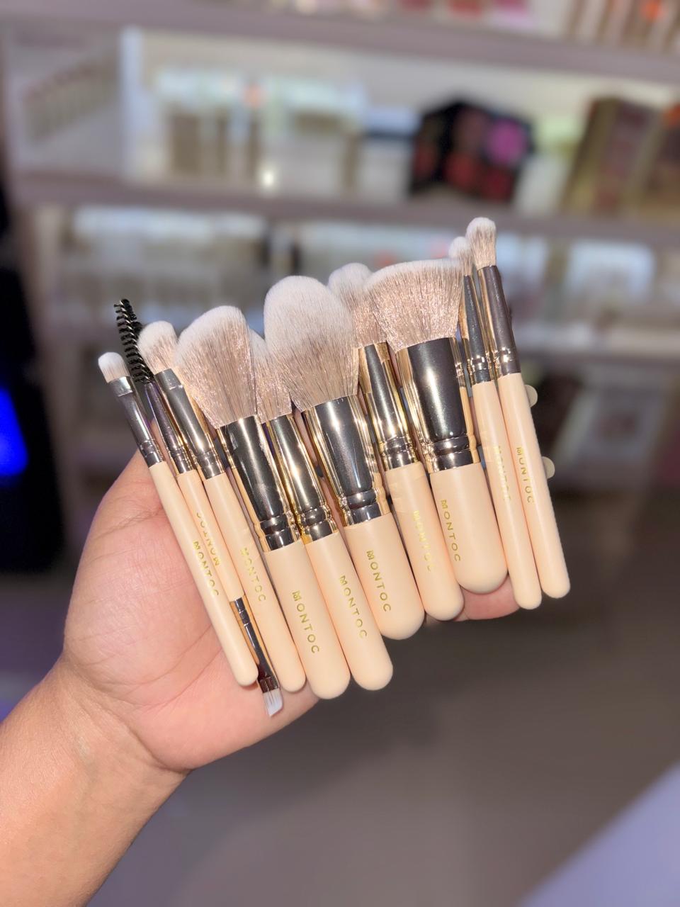 KIT DE BROCHAS VIAJERO MONTOC COLOR BEIGE
