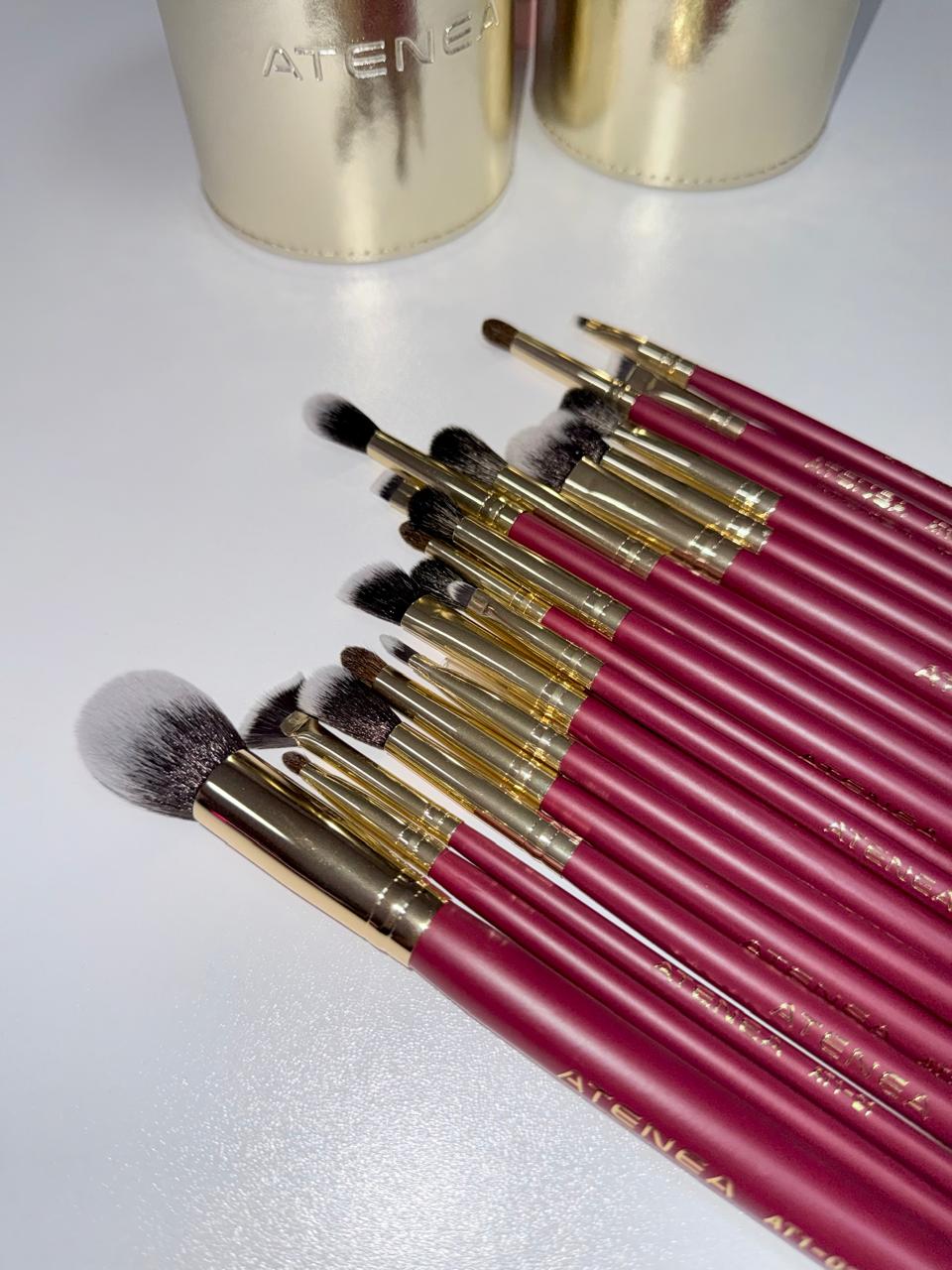 KIT DE BROCHAS PARA OJOS SCARLET ATENEA
