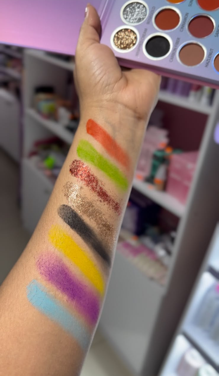 SOMBRA LIVING IN FULL COLOR