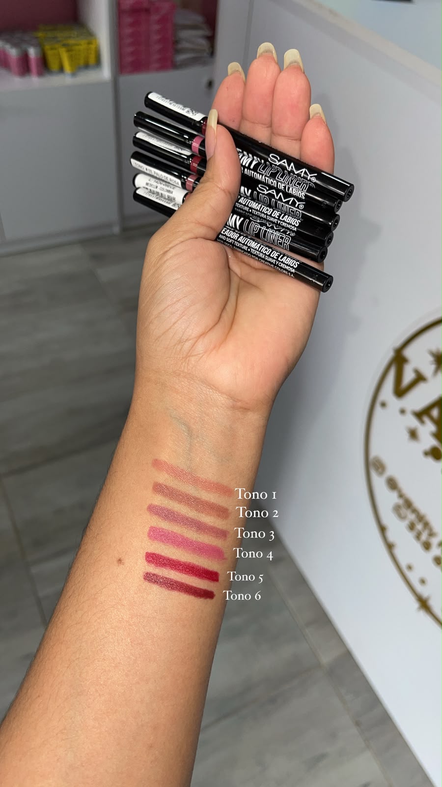 DELINEADOR DE LABIOS RETRACTIL SAMY